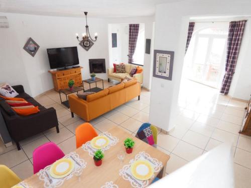Casa Con 4 Dormitorios Con Piscina Y Amarres Privados Ref 354