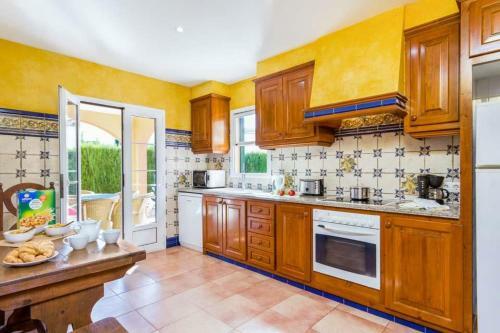 Cala Galdana Villa Sleeps 6 With Pool Air Con And Wifi