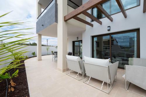 Apartment In Luxury Residential With Pool And Terrace