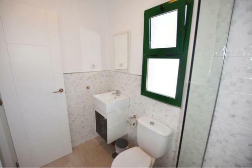 Caleta Contemporary Boho Apartment - Wifi, Private Balcony & Pool
