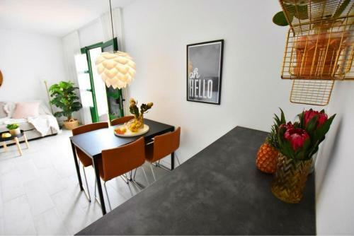 Caleta Contemporary Boho Apartment - Wifi, Private Balcony & Pool