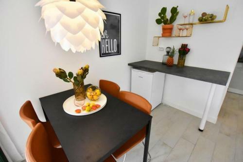 Caleta Contemporary Boho Apartment - Wifi, Private Balcony & Pool