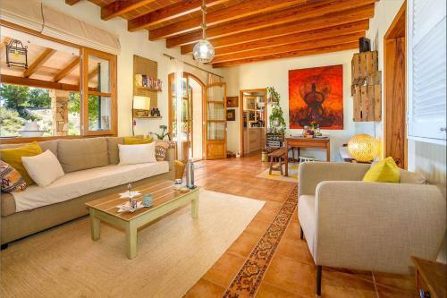 Son Macia Villa Sleeps 6 With Pool And Air Con