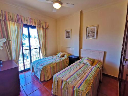Calla de Mijas Villa Sleeps 10 With Pool Air Con And Wifi