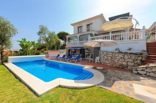 Calla de Mijas Villa Sleeps 10 With Pool Air Con And Wifi