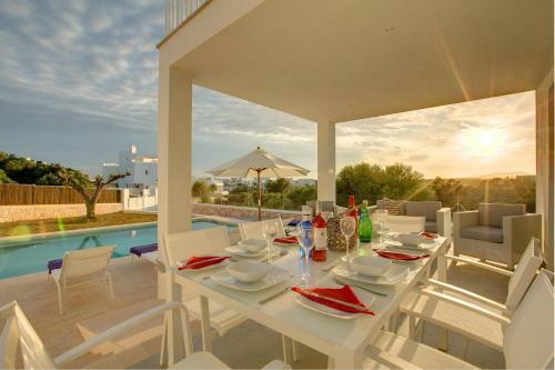 Cala D'or Villa Sleeps 6 With Pool And Air Con