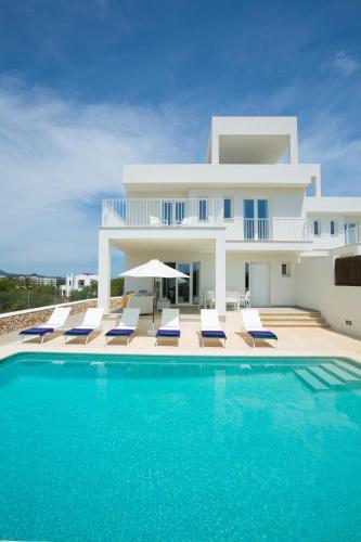 Cala D'or Villa Sleeps 6 With Pool And Air Con
