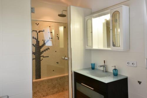 Cala D'or Villa Sleeps 6 With Pool Air Con And Wifi