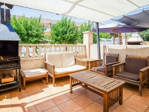 Lovely Holiday Home In Fr�ncas With Jacuzzi