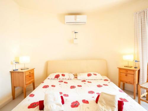 Elegant Holiday Home In Cala D'or With Swimming Pool
