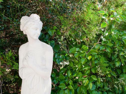 Elegant Holiday Home In Cala D'or With Swimming Pool