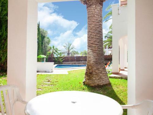 Elegant Holiday Home In Cala D'or With Swimming Pool