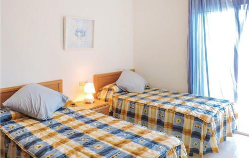 Three-bedroom Holiday Home In Mont-roig Del Camp