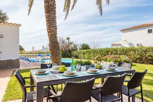 San Jaime Mediterraneo Villa Sleeps 8 With Pool