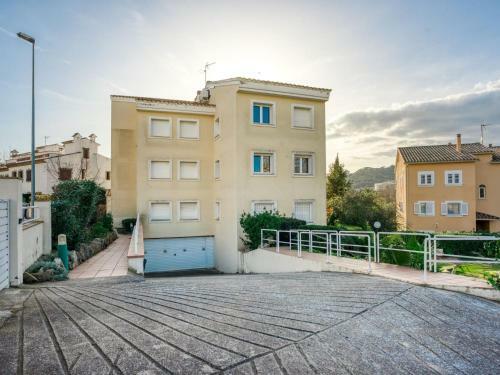 Boutique Holiday Home In S'agar� With Terrace