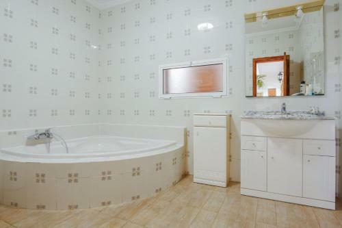 Villa Abundia House