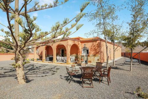Villa Abundia House