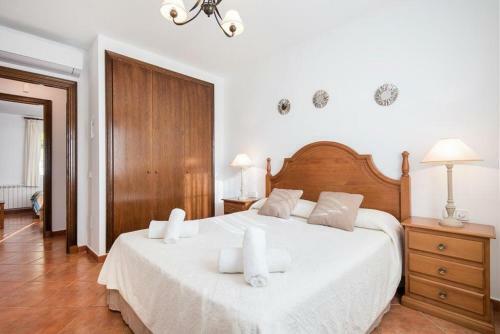 Binibequer Vell Villa Sleeps 8 With Pool Air Con And Wifi
