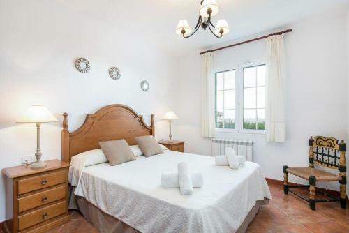 Binibequer Vell Villa Sleeps 8 With Pool Air Con And Wifi