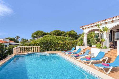 Binibequer Vell Villa Sleeps 8 With Pool Air Con And Wifi