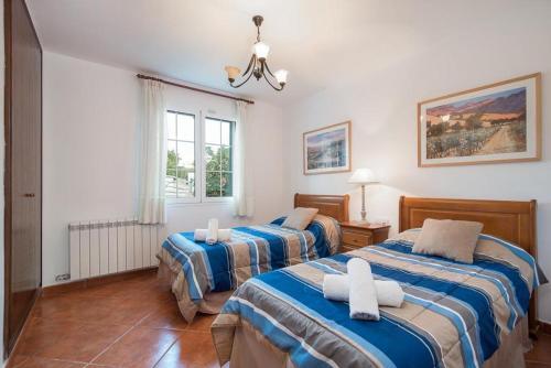 Binibequer Vell Villa Sleeps 8 With Pool Air Con And Wifi