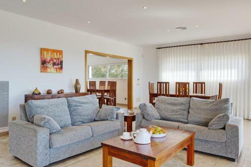 Binibequer Vell Villa Sleeps 6 With Pool Air Con And Wifi