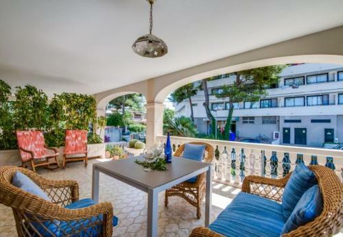 Playa de Muro Villa Sleeps 8 With Air Con