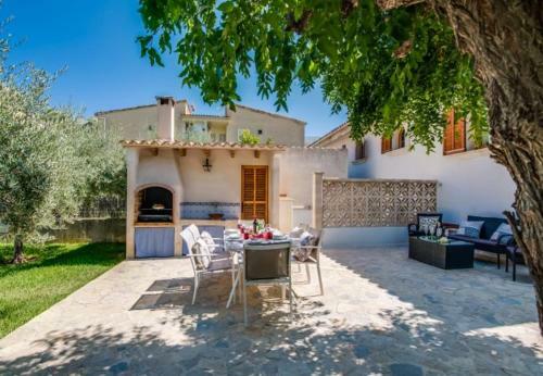 Playa de Muro Villa Sleeps 8 With Air Con