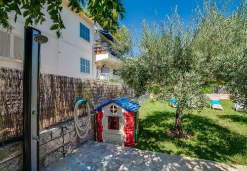 Playa de Muro Villa Sleeps 8 With Air Con