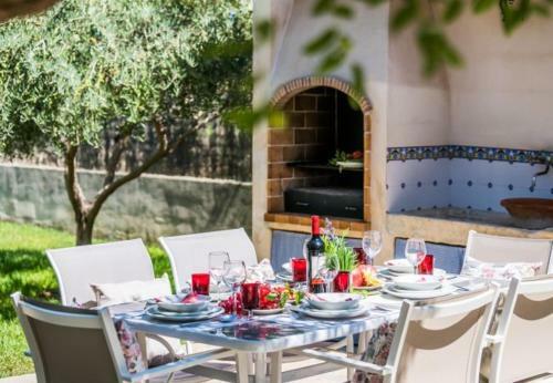 Playa de Muro Villa Sleeps 8 With Air Con