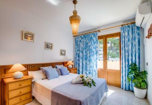 Playa de Muro Villa Sleeps 8 With Air Con