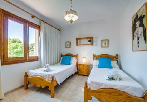 Playa de Muro Villa Sleeps 8 With Air Con