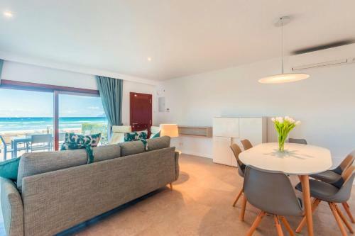 Playa de Muro Villa Sleeps 6 With Air Con