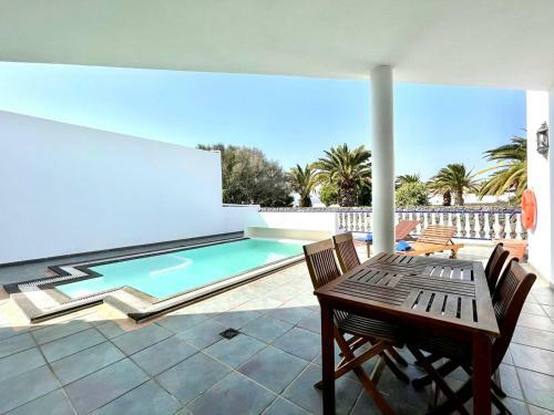 Villa Con Piscina Privada Y Terraza En Lanzarote