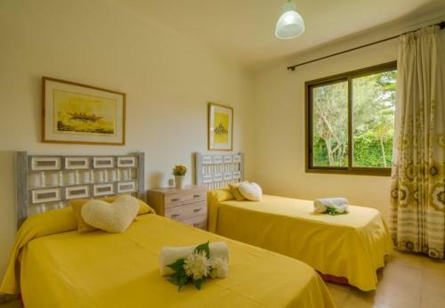 Sant Vicent de Sa Cala Holiday Home Sleeps 6 With Wifi