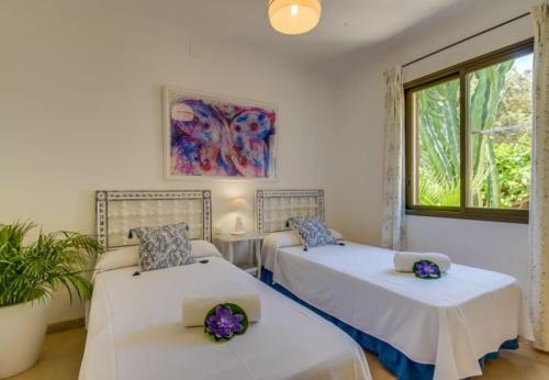 Sant Vicent de Sa Cala Holiday Home Sleeps 6 With Wifi