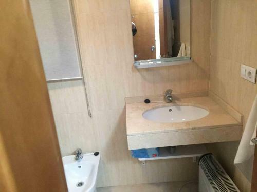 Fully Equipped Apartment With Parking Space And Wifi