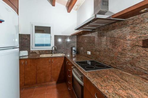 Cap D'artrutx Villa Sleeps 6 With Pool Air Con And Wifi