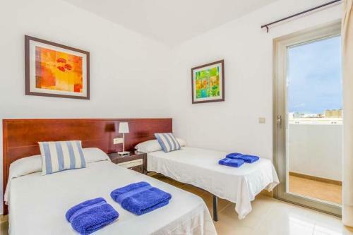 Cala En Bosch Villa Sleeps 8 With Pool Air Con And Wifi