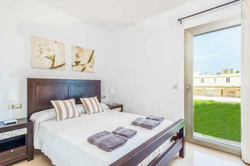 Cala En Bosch Villa Sleeps 8 With Pool Air Con And Wifi