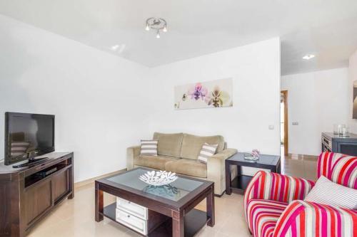 Cala En Bosch Villa Sleeps 8 With Pool Air Con And Wifi