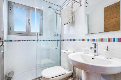 Cala En Bosch Villa Sleeps 8 With Pool Air Con And Wifi