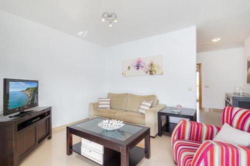 Cala En Bosch Villa Sleeps 8 With Pool Air Con And Wifi