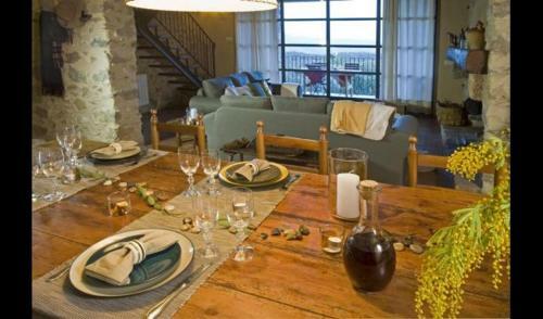 Macanet de Cabrenys Villa Sleeps 4 With Pool