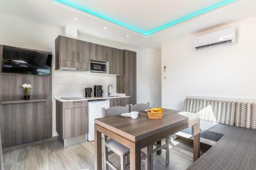 Ferrera Luxe Apartmento 705