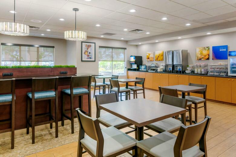 Hotel Comfort Suites Universal Studios Area