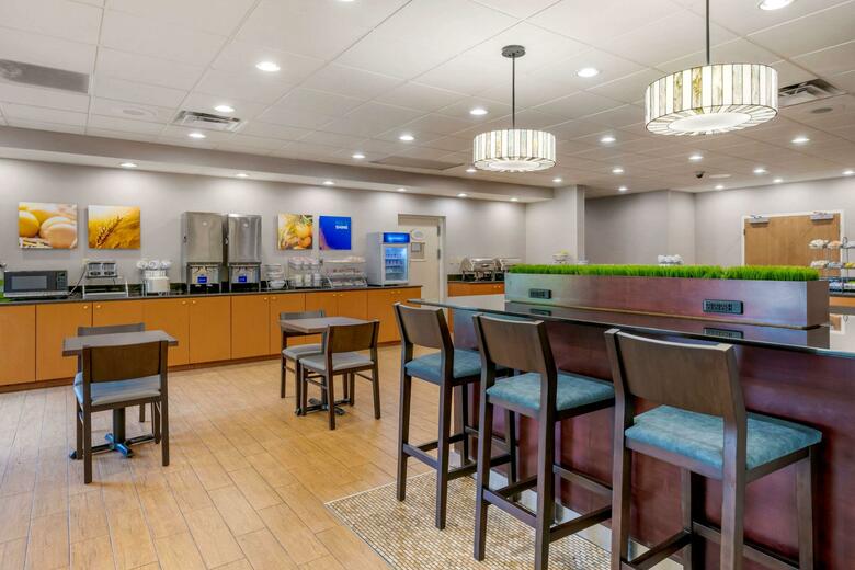Hotel Comfort Suites Universal Studios Area