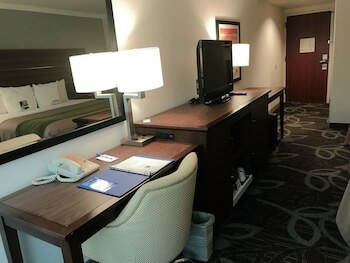 Hotel Comfort Inn & Suites