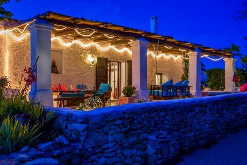 Beautiful 5 Star Villa With Private Pool, Ibiza Villa 1040