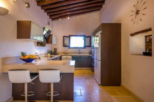 Beautiful 5 Star Villa With Private Pool, Ibiza Villa 1040
